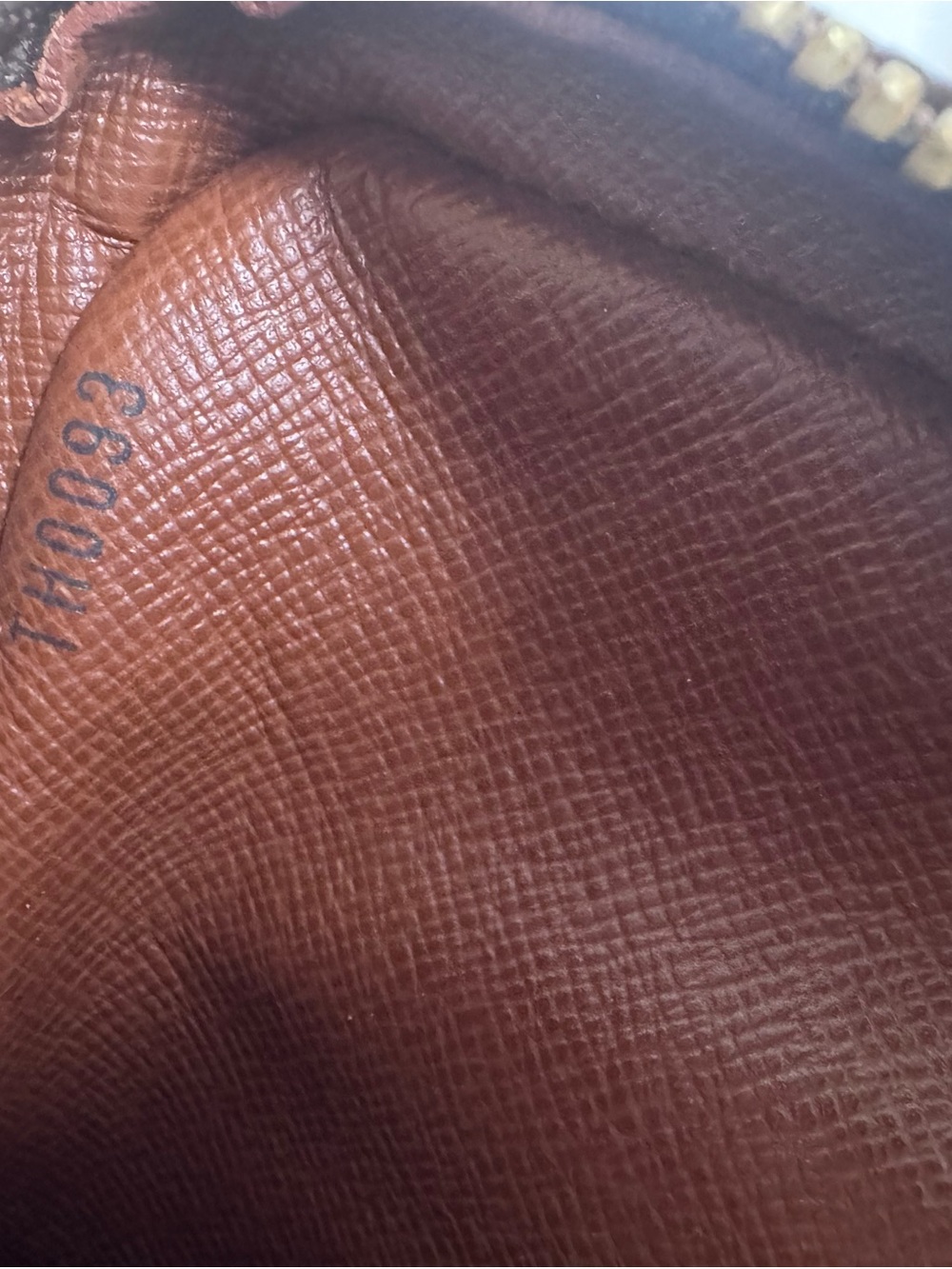 Louis Vuitton Monogram Amazon Crossbody vintage LV messenger bag made in France - Picture 9 of 9